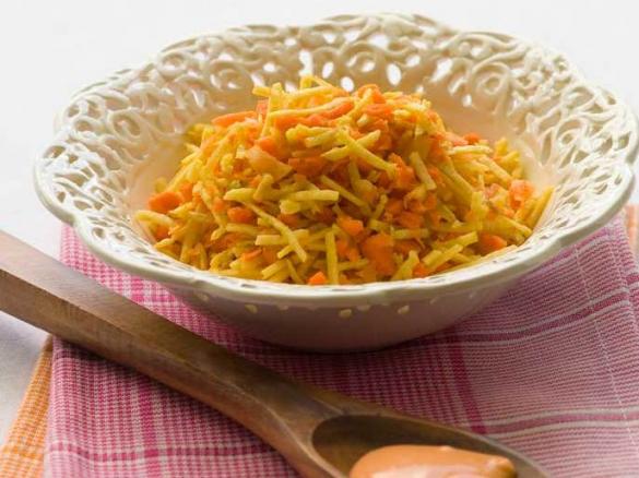 Salada de Cenoura com Batata palha