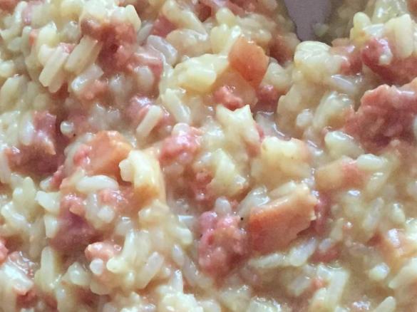 Arroz com salsichas