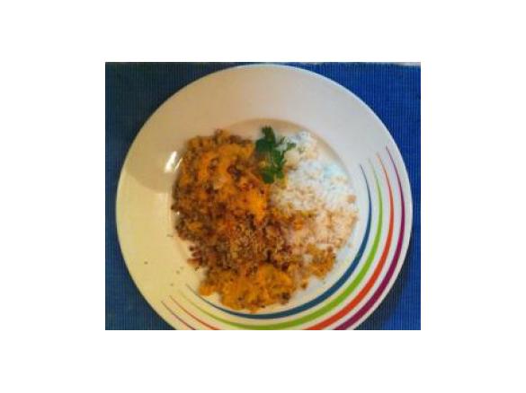 Frango com bechamel de cenoura e crosta de broa c/arroz de limão