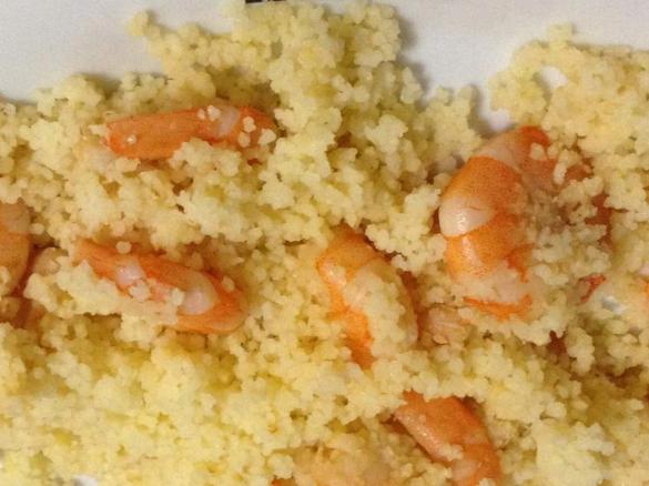 Couscous com Camarão e Alho