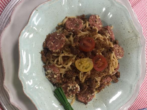 Linguinni com Salsicha Toscana