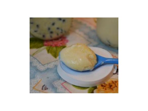 Iogurtes de banana e maracujá