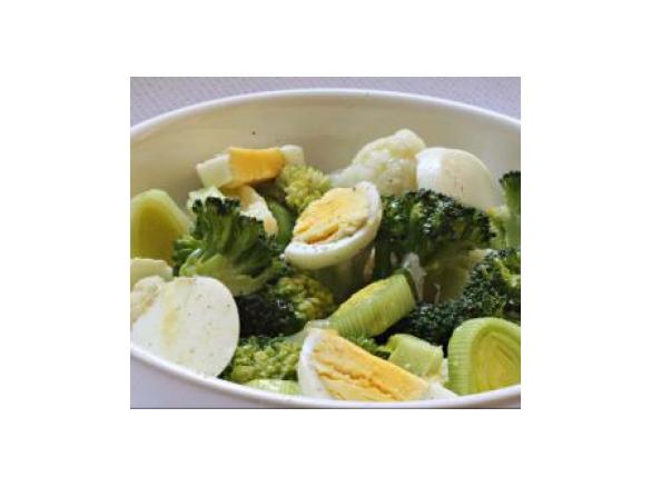 Salada Italiana de Brócolos e Ovo