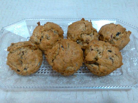 Scones de fiambre com cogumelos e azeitonas