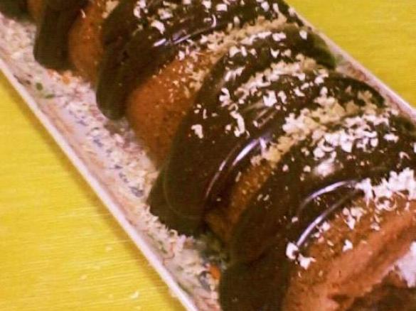 Rolo de chocolate e côco