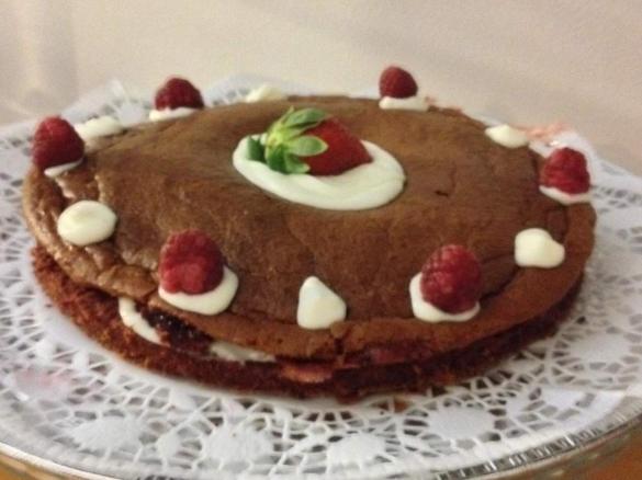 Red Velvet com recheio Mascarpone e Frutos Vermelhos