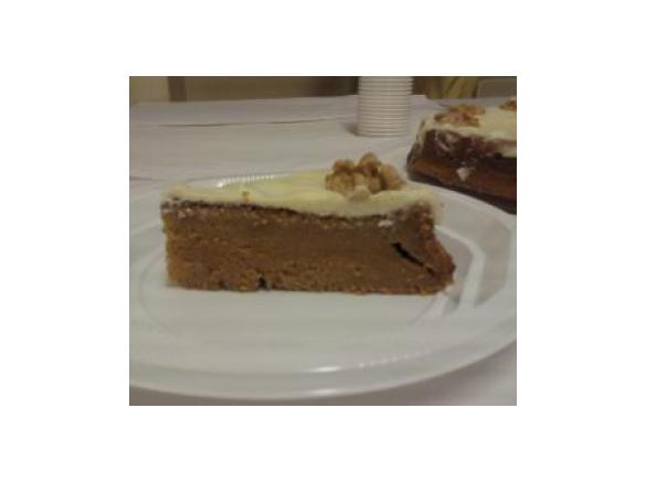 Bolo de Cenoura e Nozes com Creme de Queijo