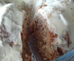 "Best cake" de cenoura com nozes e cobertura philadelphia