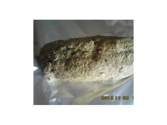 Rolo de carne a vapor com castanhas