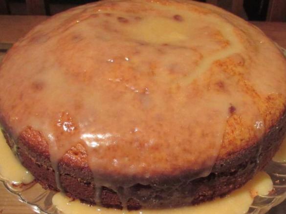 BOLO DE BANANA C/ COBERTURA DE CARAMELO