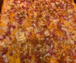 Pizza Caseira de fiambre e queijo