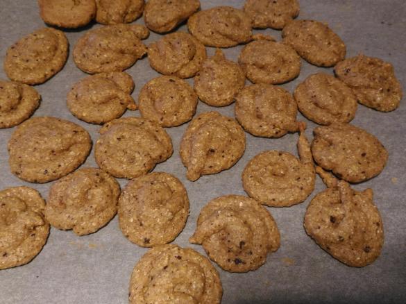 Biscoitos cagalhotos de Pêra e aveia
