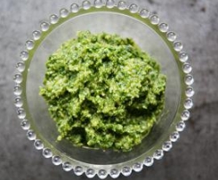 Pesto de Nozes e Coentros