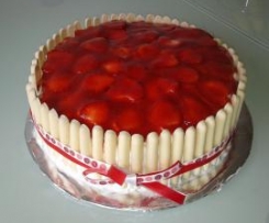 Bolo de Aniversário de Morangos