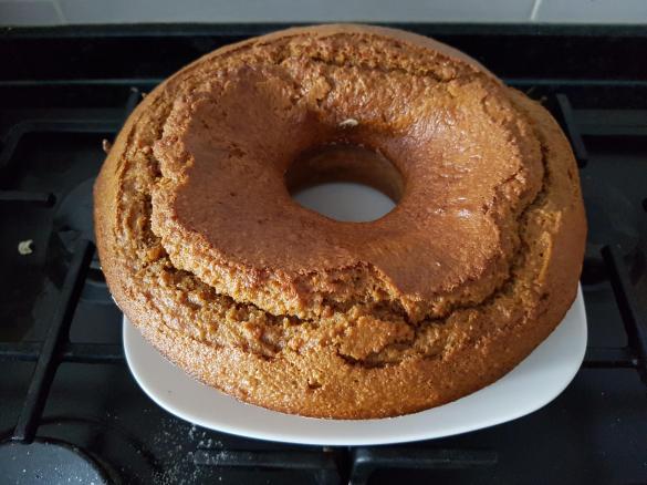 Bolo de laranja (inteira) e Cenoura