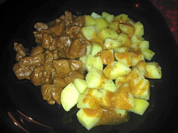 Rojões com batata aromática