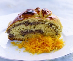  Folar de Páscoa com recheio de Avelãs