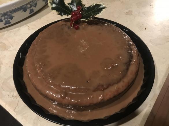 Bolo de cenoura com cobertura de chocolate