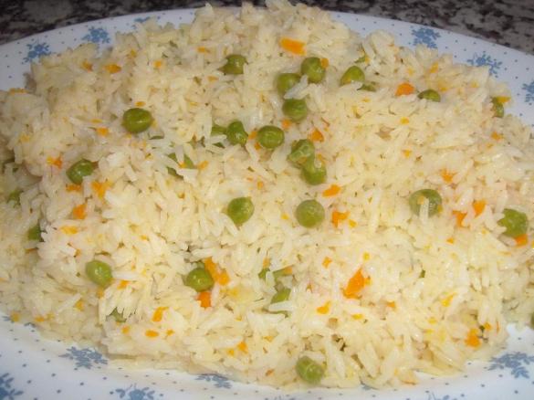 Arroz de cenoura e ervilhas
