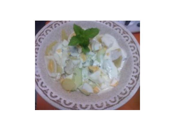 Salada de batata com hortelã