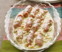 Salsichas frescas em vinho