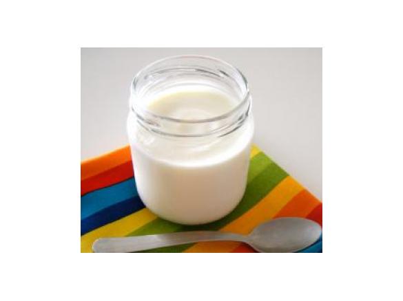 Iogurte de aroma de baunilha e leite condensado