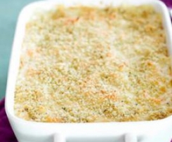 Bacalhau gratinado com espinafres e camarão