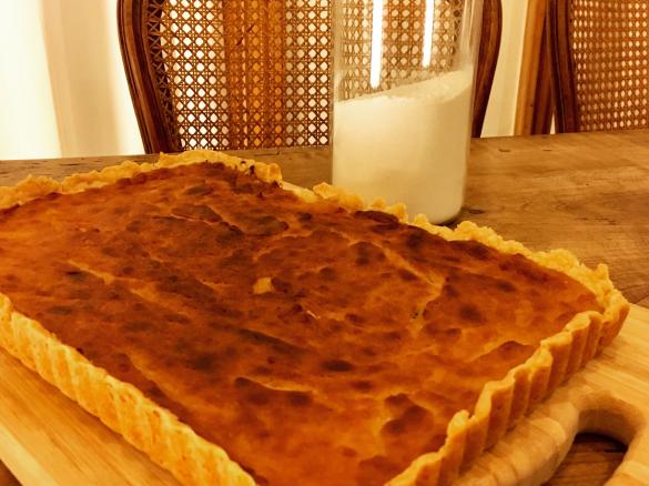 Tarte de pastel de nata com base de crumble (baixo nível de lactose e sem glúten)