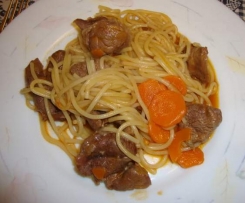 Carne Guisada com Cenoura e Esparguete 