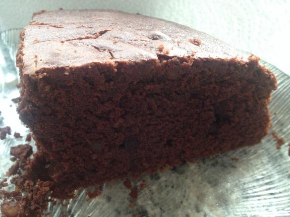 Bolo de chocolate e nozes