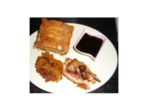 Lombo recheado com alperces com redução de vinho do Porto