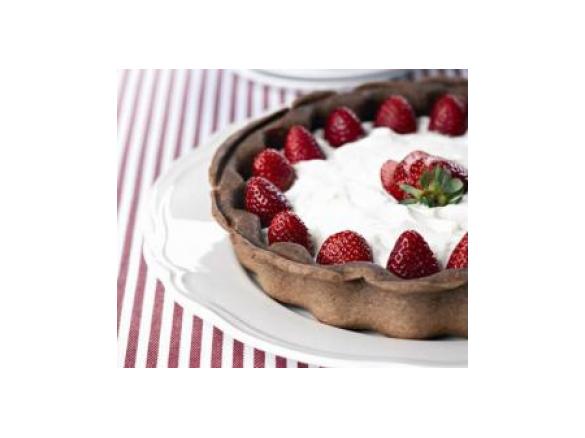 Concha de chocolate recheada com natas e morangos