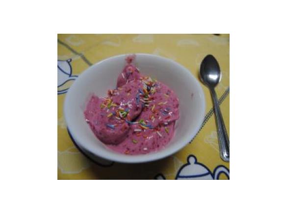 Gelado de iogurte e frutos vermelhos