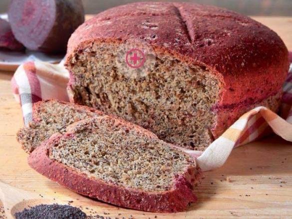 Pão de beterraba e sementes de papoila