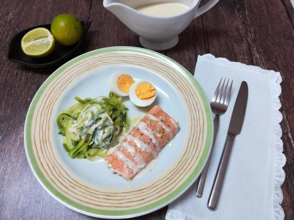 Salmão com molho mascarpone