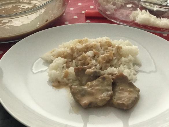 Bifinhos com molho de cebola