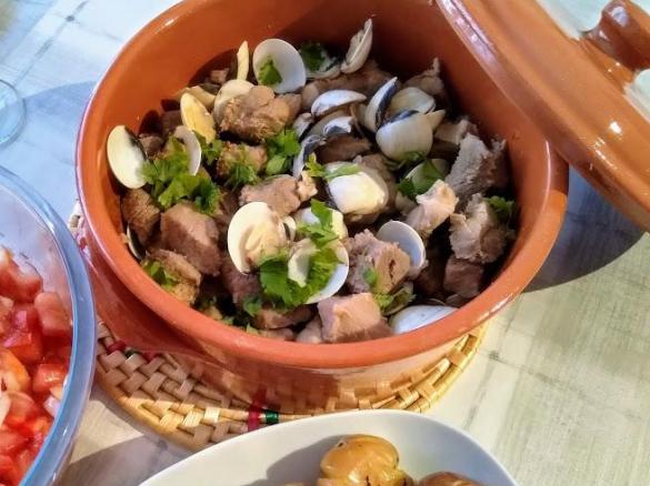 Carne de Porco com Ameijoas