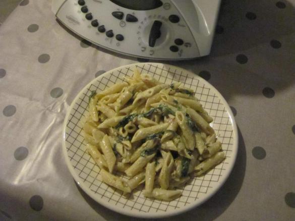 Penne com Molho de Tomate Seco e Espinafres