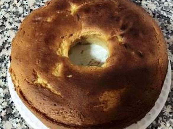 Bolo de courgette e amêndoas