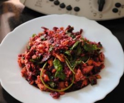 Salada de salmão com abacate e beterraba