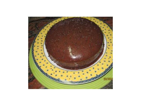 BOLO DE CENOURA COM COBERTUIRA DE CHOCOLATE
