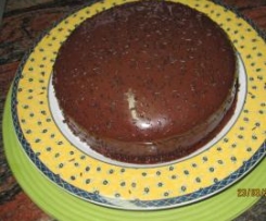 BOLO DE CENOURA COM COBERTUIRA DE CHOCOLATE