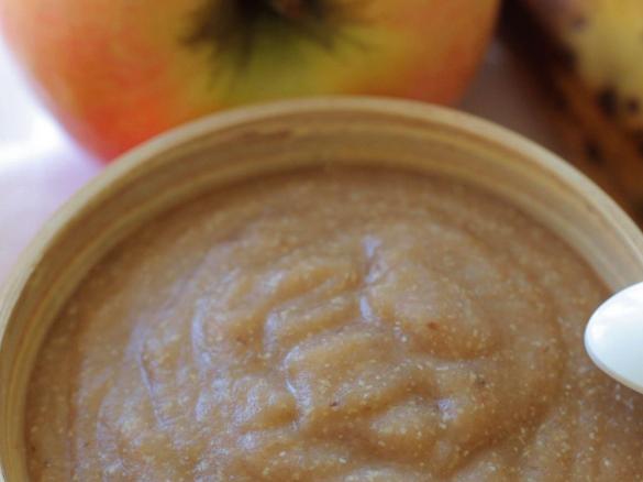 Puré de maçã, pêra e banana para bebés