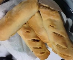 Pão com linguiça e orégãos 