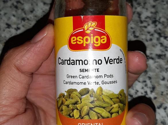 Gelado de cardamomo verde