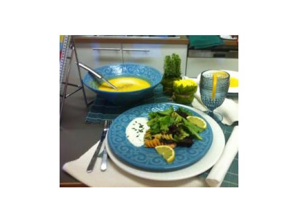 Salada xl com molho de iogurte e sopa de legumes 