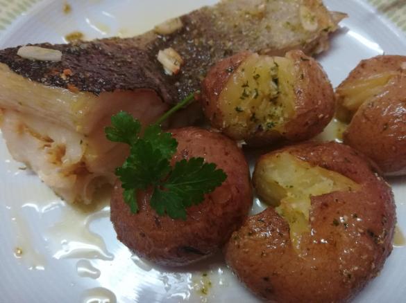 Bacalhau à Lagareiro com batata a murro