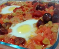 Guisado de grão e linguiça com ovos