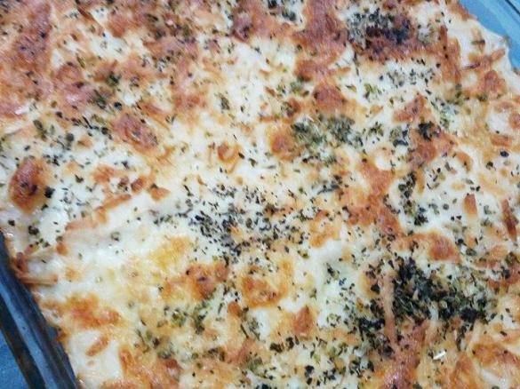 Lasanha de Atum com tomate, manjericão e oregãos