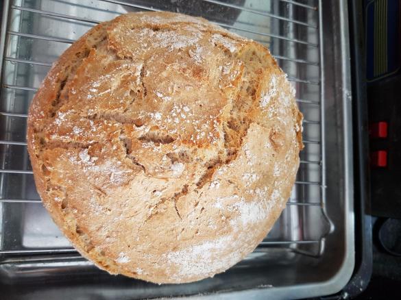 Pão caseiro com farinha de semente e integral